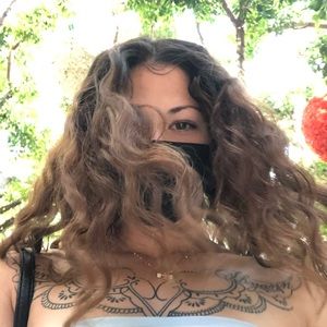 Meet your Posher, Jade